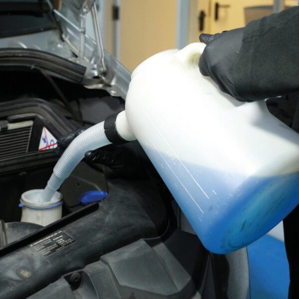 1L Measuring Jug with Lid and Flexible Spout - Oil, Water, and Screen Wash - Image 2